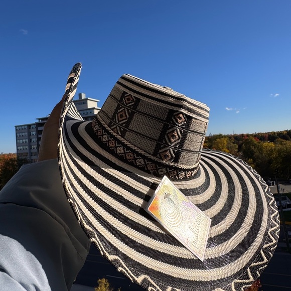 Black and White Striped unisex Hat, Colombian Vueltiao Hat - Picture 7 of 7